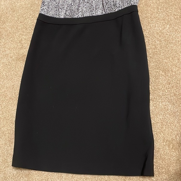 Ann Taylor Loft Sleeveless dress. Size: 2 Petite - Picture 4 of 5